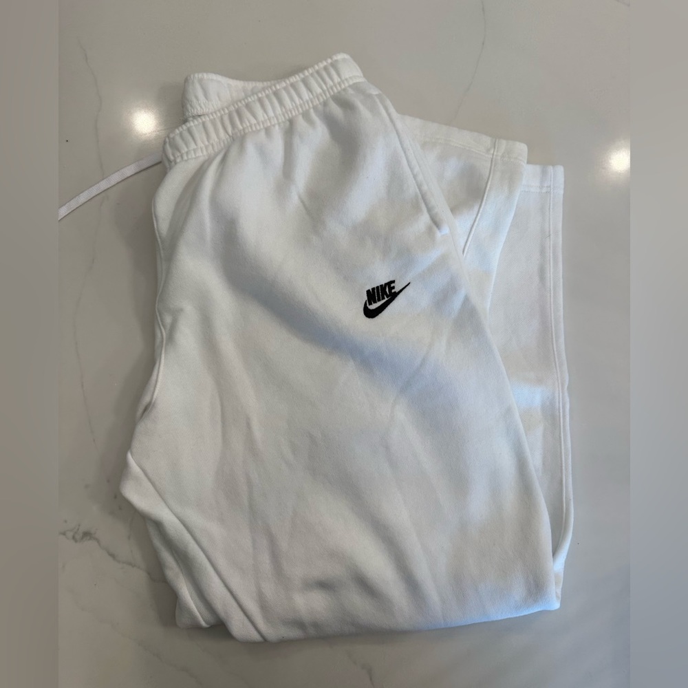 Men’s Nike like new white sweatpants
